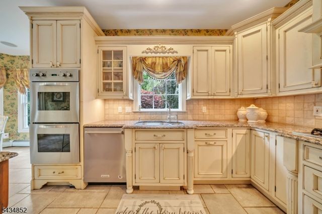 6 Princess Ct, Jefferson Twp., NJ 07438