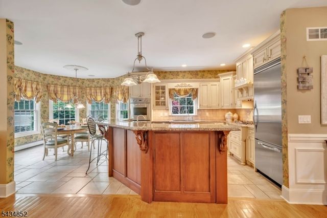 6 Princess Ct, Jefferson Twp., NJ 07438