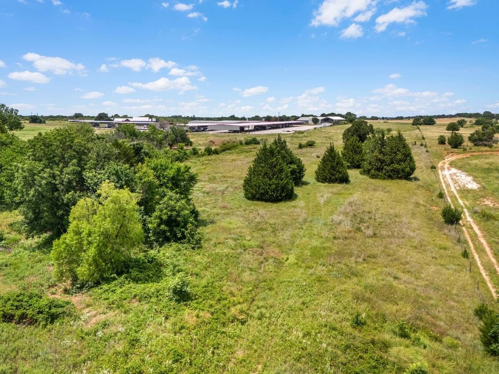 452 County Road 4196, Decatur, TX 76234