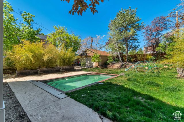 215 E 2ND AVE, Salt Lake City, UT 84103
