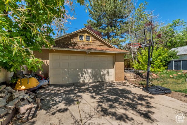 215 E 2ND AVE, Salt Lake City, UT 84103