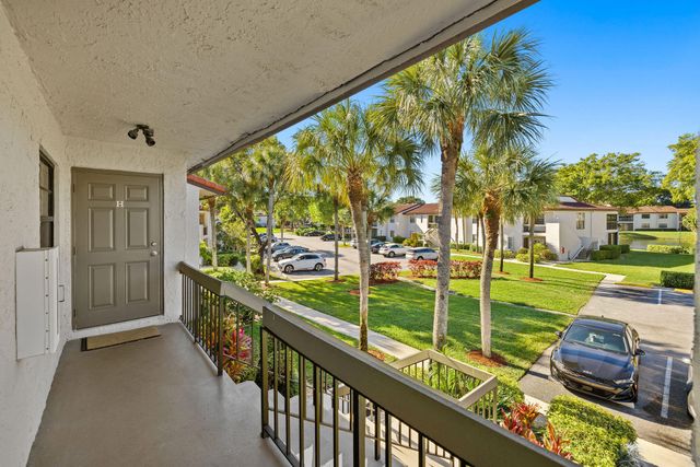 9193 Pecky Cypress Lane, Boca Raton, FL 33428