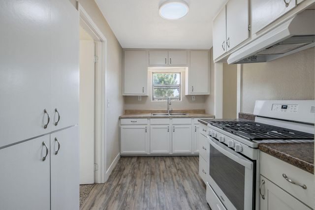 125 N N Hicks Street A, Visalia, CA 93291