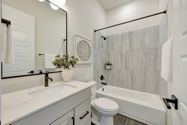3172 Green Grange LN, Leander, TX 78641