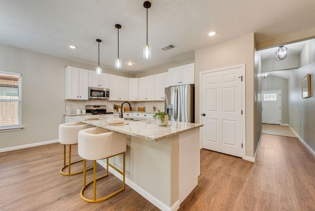 2512 Sheraton Drive, Fort Worth, TX 76105