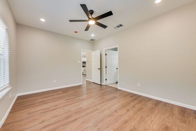 2512 Sheraton Drive, Fort Worth, TX 76105