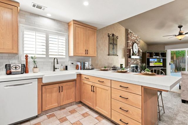 2704 Estate Dr, Stockton, CA 95209