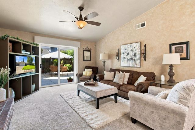 2704 Estate Dr, Stockton, CA 95209
