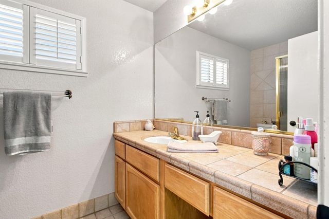 2704 Estate Dr, Stockton, CA 95209