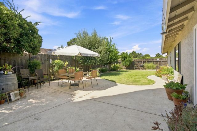 2704 Estate Dr, Stockton, CA 95209