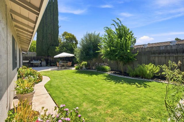 2704 Estate Dr, Stockton, CA 95209