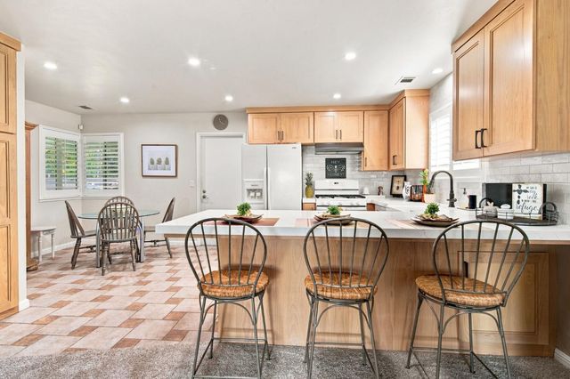 2704 Estate Dr, Stockton, CA 95209