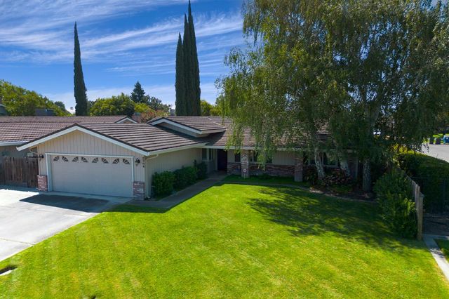 2704 Estate Dr, Stockton, CA 95209