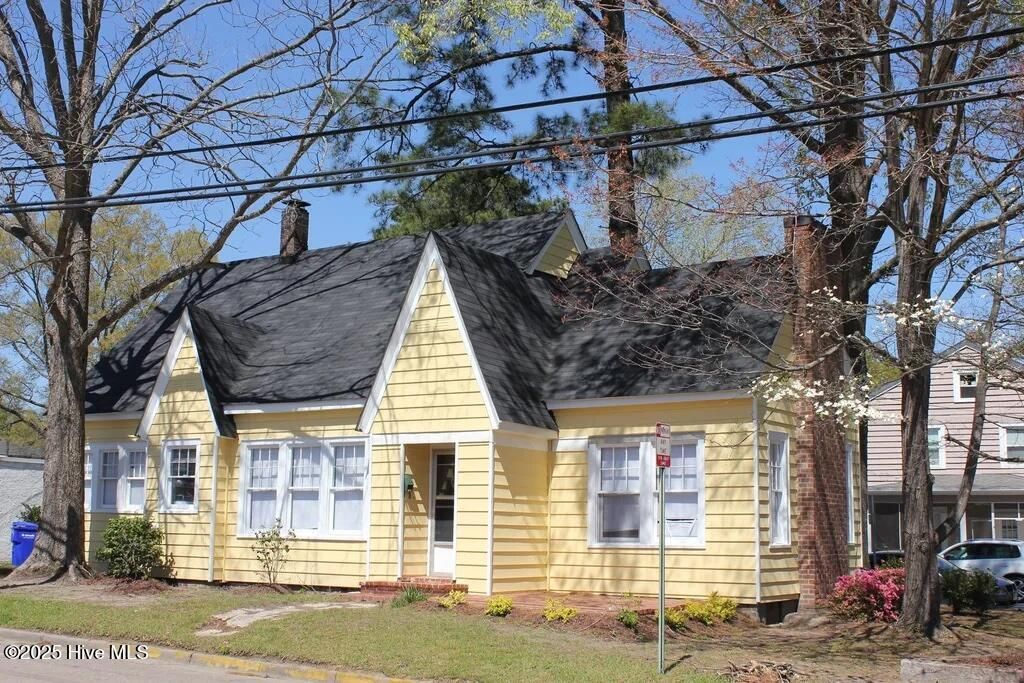 1205 E 4th Street, Greenville, NC 27858