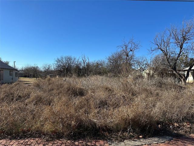 309 Mesquite Street, Ranger, TX 76470