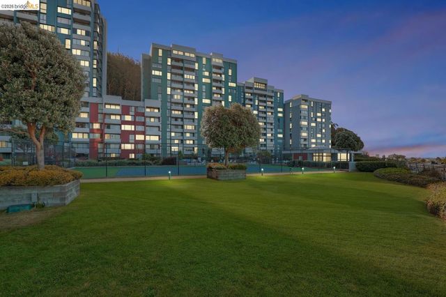 555 Pierce St 1320, Albany, CA 94706