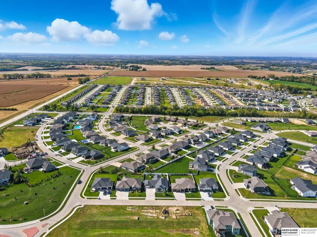 6419 S 207 Avenue Circle, Omaha, NE 68022