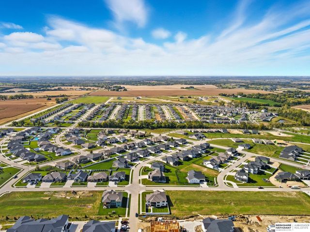 6419 S 207 Avenue Circle, Omaha, NE 68022