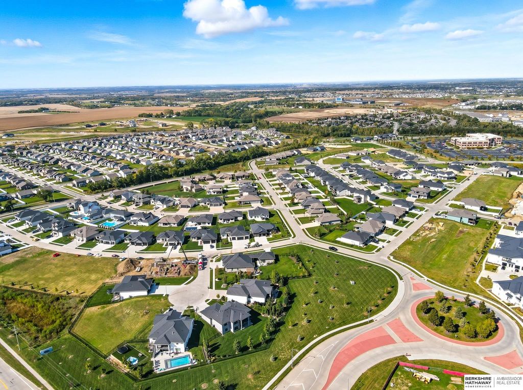 6419 S 207 Avenue Circle, Omaha, NE 68022