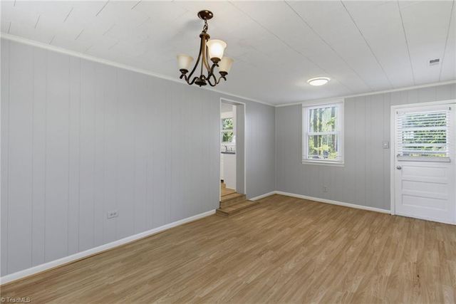 201 Wedgewood Drive, Jamestown, NC 27282