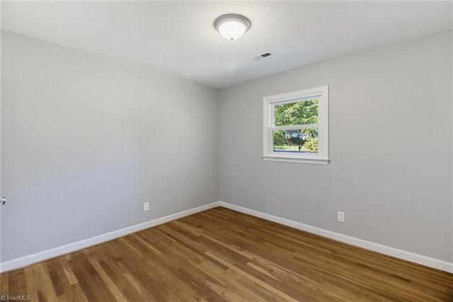 201 Wedgewood Drive, Jamestown, NC 27282
