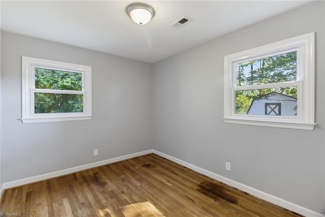 201 Wedgewood Drive, Jamestown, NC 27282