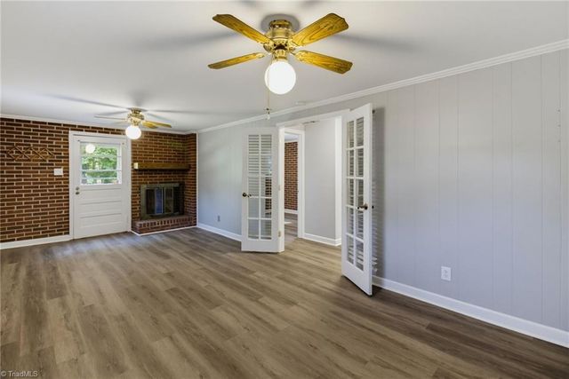 201 Wedgewood Drive, Jamestown, NC 27282