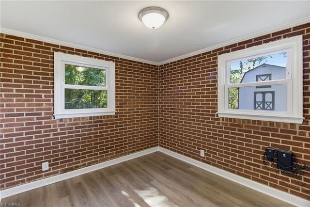 201 Wedgewood Drive, Jamestown, NC 27282