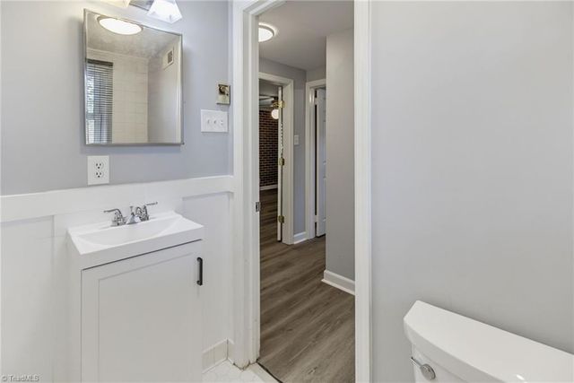 201 Wedgewood Drive, Jamestown, NC 27282