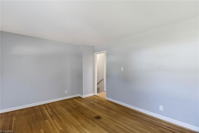 201 Wedgewood Drive, Jamestown, NC 27282