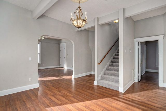 1220 N Grant Avenue, Springfield, MO 65802