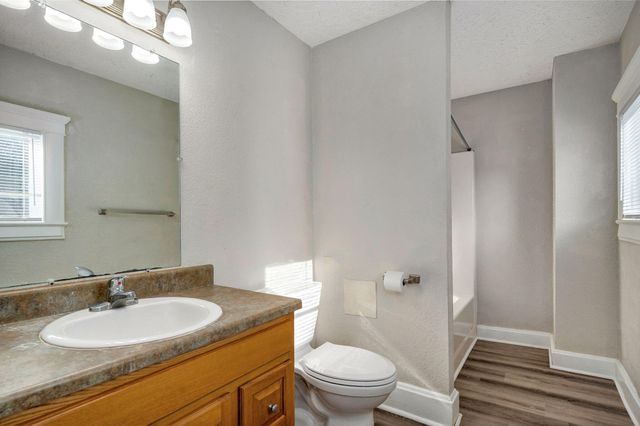 1220 N Grant Avenue, Springfield, MO 65802