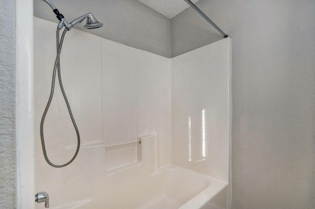 1220 N Grant Avenue, Springfield, MO 65802