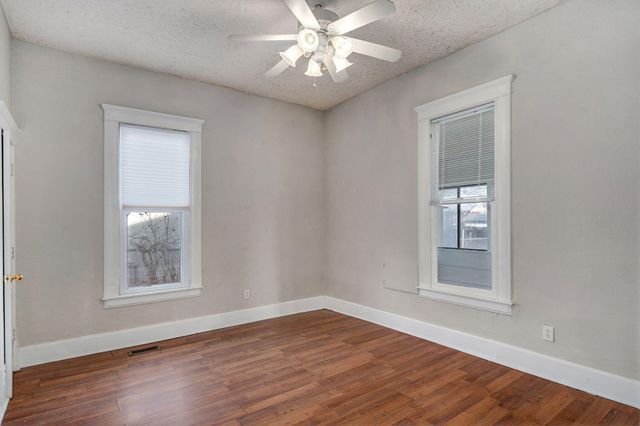 1220 N Grant Avenue, Springfield, MO 65802