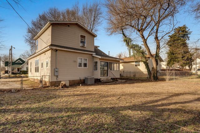 1220 N Grant Avenue, Springfield, MO 65802
