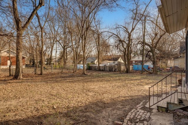 1220 N Grant Avenue, Springfield, MO 65802