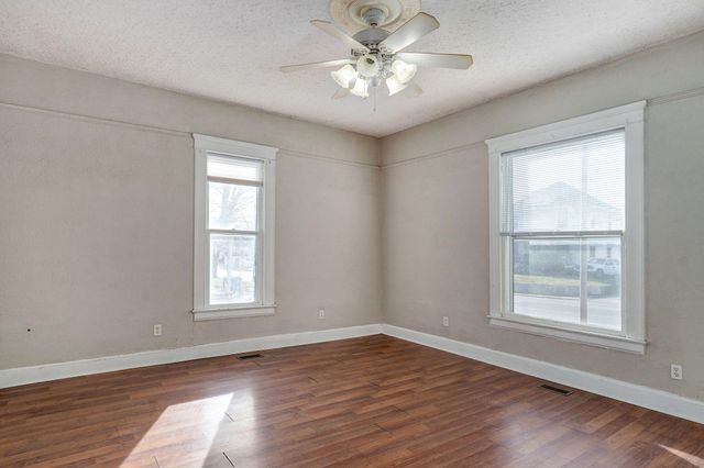 1220 N Grant Avenue, Springfield, MO 65802