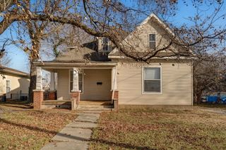 1220 N Grant Avenue, Springfield, MO 65802
