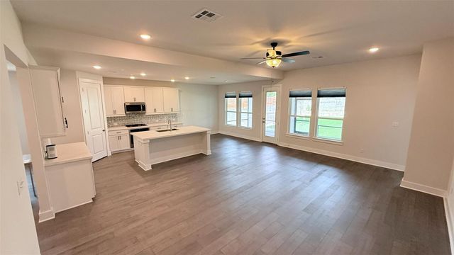 1849 Donetto DR, Leander, TX 78641