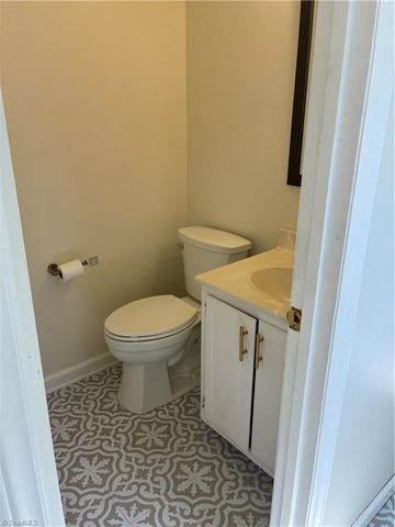 2735 Stratford Drive, Greensboro, NC 27408
