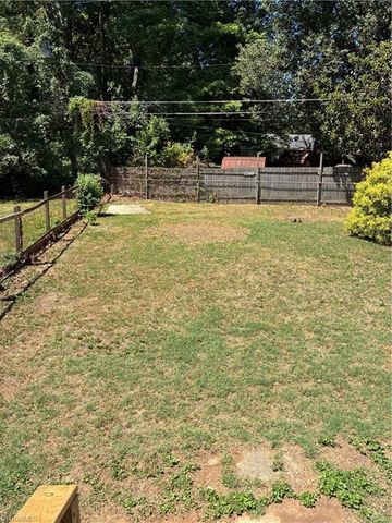 2735 Stratford Drive, Greensboro, NC 27408