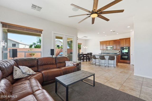1228 E ARROWHEAD Trail, Gilbert, AZ 85297