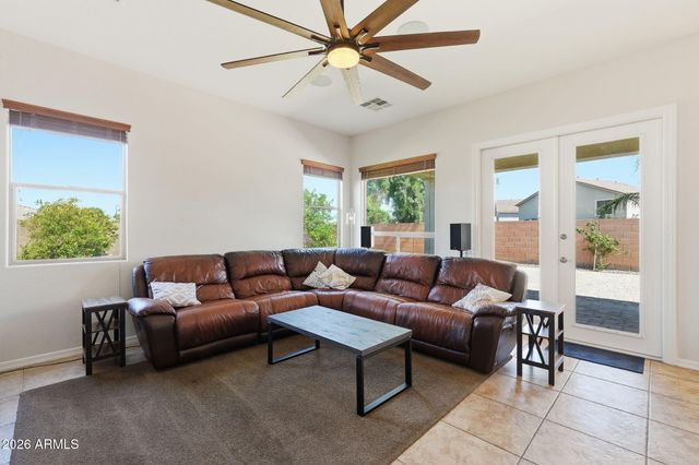 1228 E ARROWHEAD Trail, Gilbert, AZ 85297