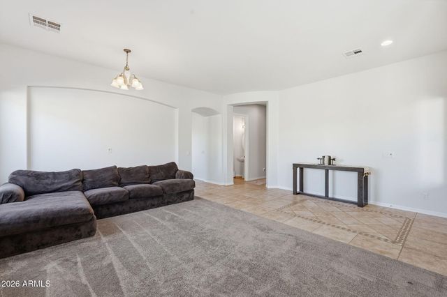 1228 E ARROWHEAD Trail, Gilbert, AZ 85297