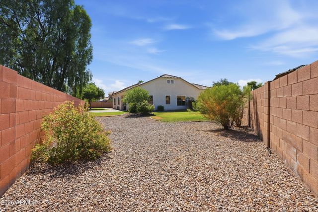 1228 E ARROWHEAD Trail, Gilbert, AZ 85297