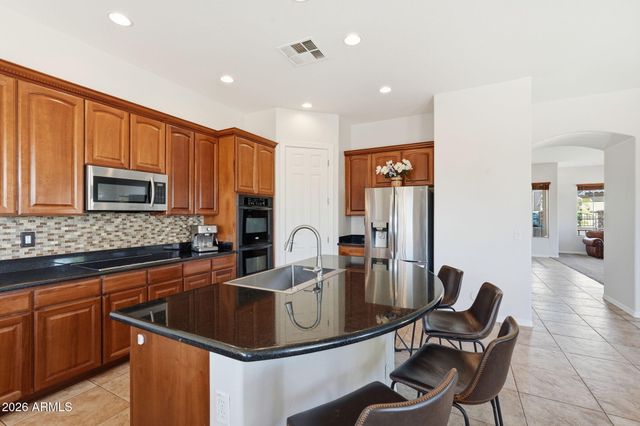 1228 E ARROWHEAD Trail, Gilbert, AZ 85297