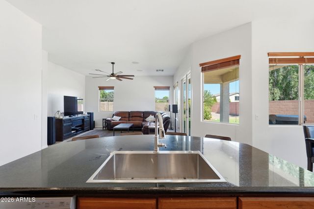 1228 E ARROWHEAD Trail, Gilbert, AZ 85297