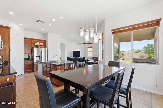 1228 E ARROWHEAD Trail, Gilbert, AZ 85297