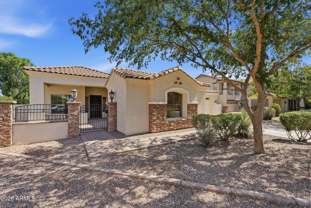 1228 E ARROWHEAD Trail, Gilbert, AZ 85297 — photo 2