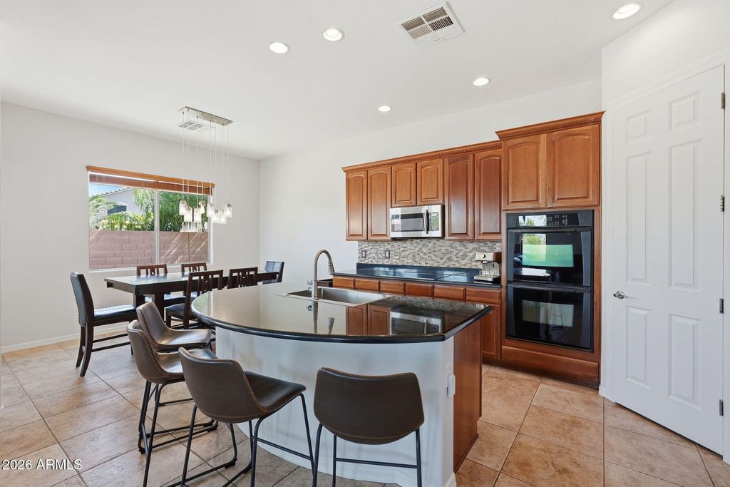1228 E ARROWHEAD Trail, Gilbert, AZ 85297 — photo 4